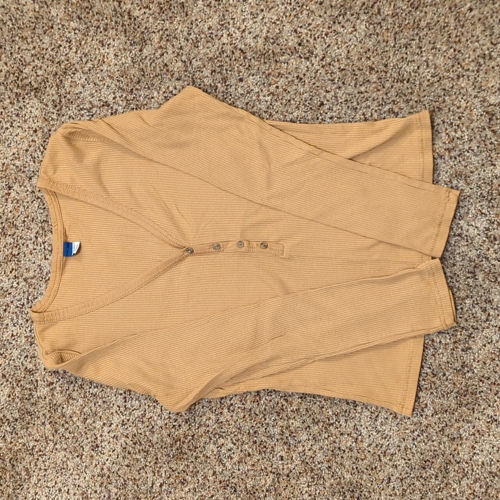 Old Navy medium long sleeve shirt